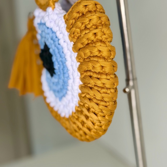 Handcrafted Crochet Bag with Tortoise Shell Handle - Picture 7 of 16